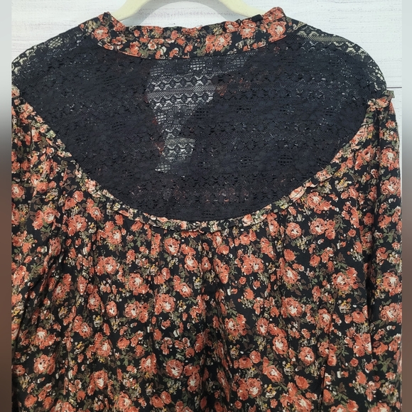 Nwt Maurices long sleeve floral print  blouse With Lace Details  size S - Picture 10 of 12